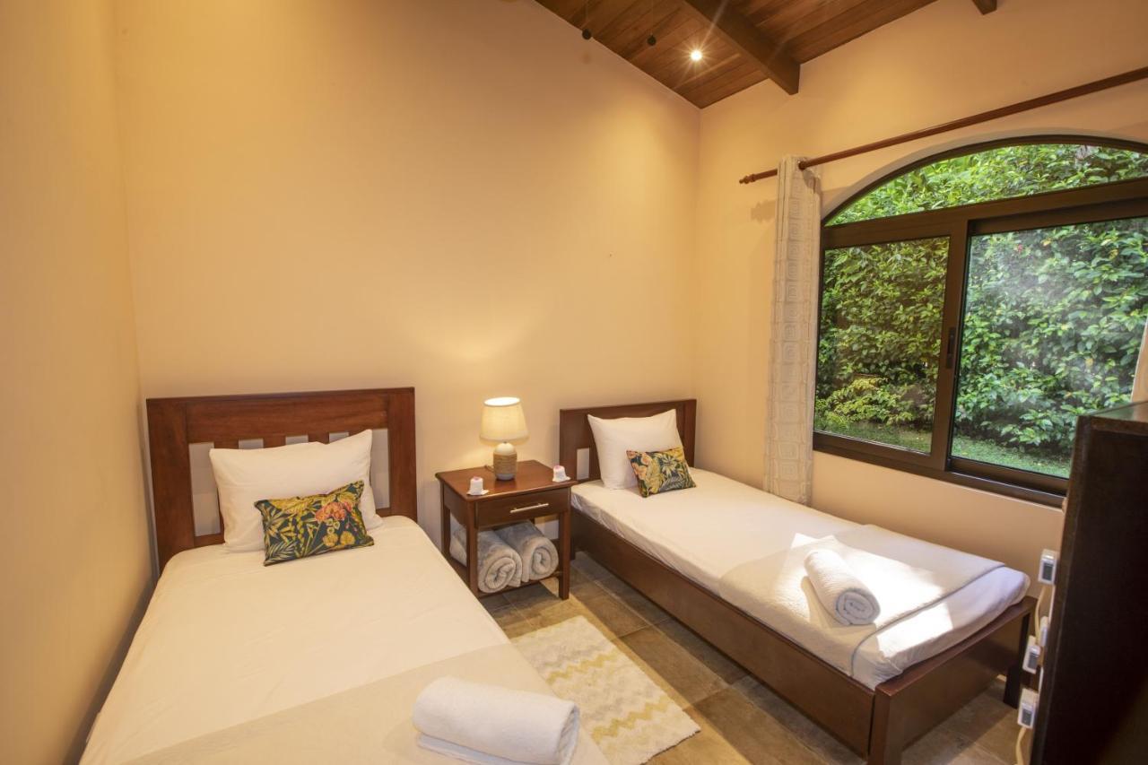 "Hana'S Celeste Retreat" Large Modern Villa Sleeps 6 On 20 Acres Of Nature! Bijagua Exteriör bild